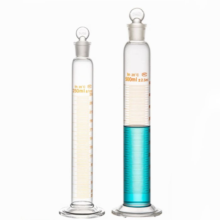 MEASURING CYLINDER With graduations and ground–in glass stopper